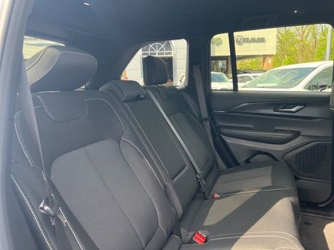 Used 2025 Jeep Grand Cherokee Laredo w/ Luxury Tech Group I AWD/4WD image 26