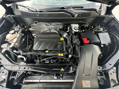 Used 2025 Chevrolet Trax LT w/ LT Convenience Package FWD image 33