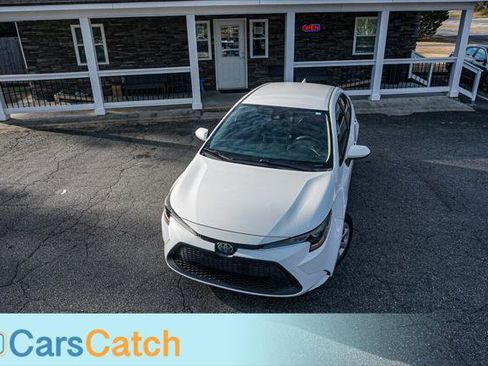 Used 2020 Toyota Corolla LE image 3