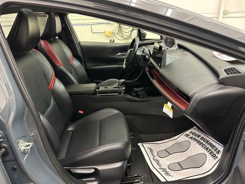 Used 2024 Toyota Prius Prime FWD image 37