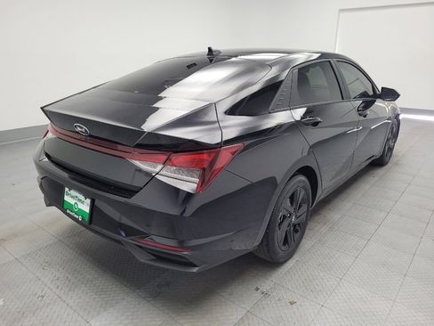 Used 2023 Hyundai Elantra SEL image 9
