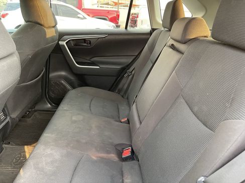 Used 2021 Toyota RAV4 LE AWD/4WD image 11