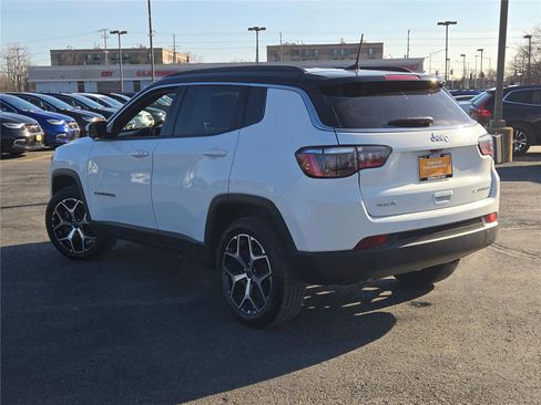 Certified 2025 Jeep Compass Limited AWD/4WD image 19