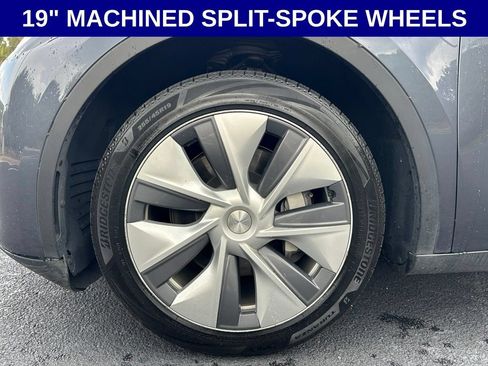 Used 2023 Tesla Model Y Long Range AWD/4WD image 7