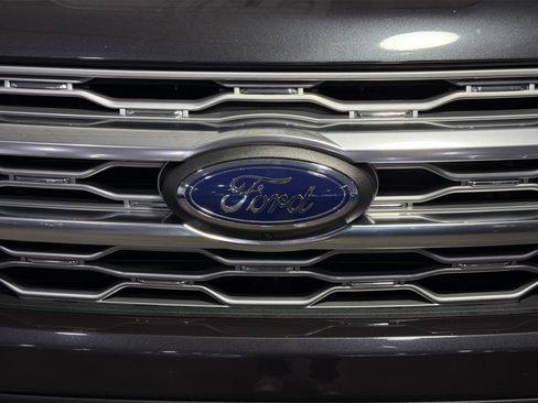 Used 2024 Ford Expedition Max Platinum AWD/4WD image 12