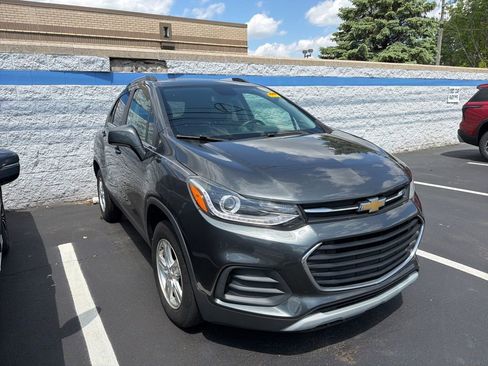 Used 2018 Chevrolet Trax LT w/ LT Convenience Package AWD/4WD image 4