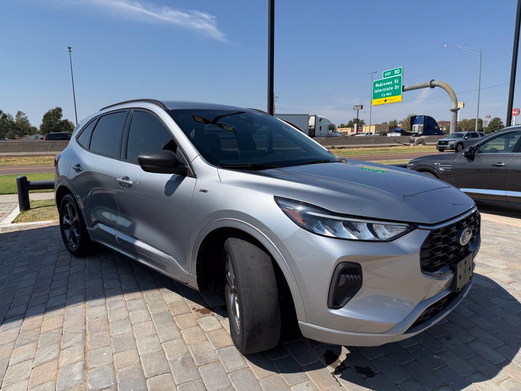Used 2023 Ford Escape ST-Line w/ Tech Pack #1 FWD image 7