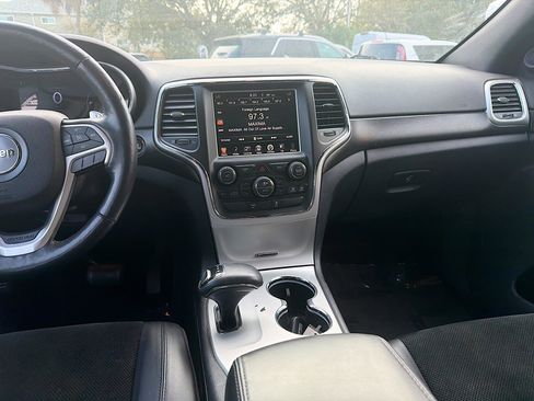 Used 2015 Jeep Grand Cherokee Altitude image 19