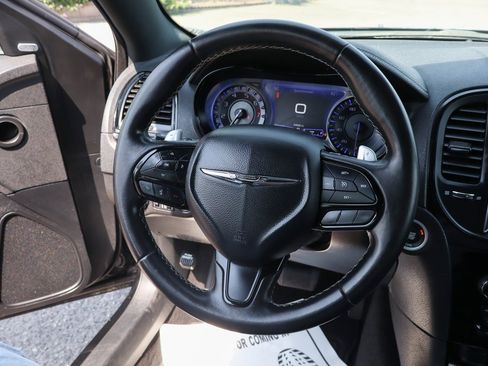 Used 2020 Chrysler 300 S image 18