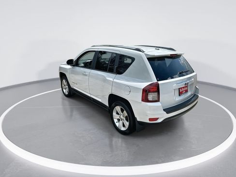 Used 2014 Jeep Compass Latitude FWD image 6