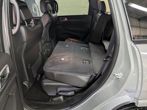 Used 2022 Jeep Grand Cherokee Laredo X image 9