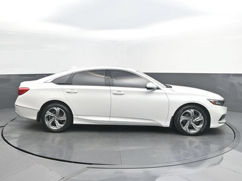 Used 2019 Honda Accord EX image 8