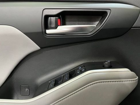 Certified 2020 Toyota Highlander XLE image 16