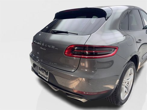 Used 2018 Porsche Macan image 18
