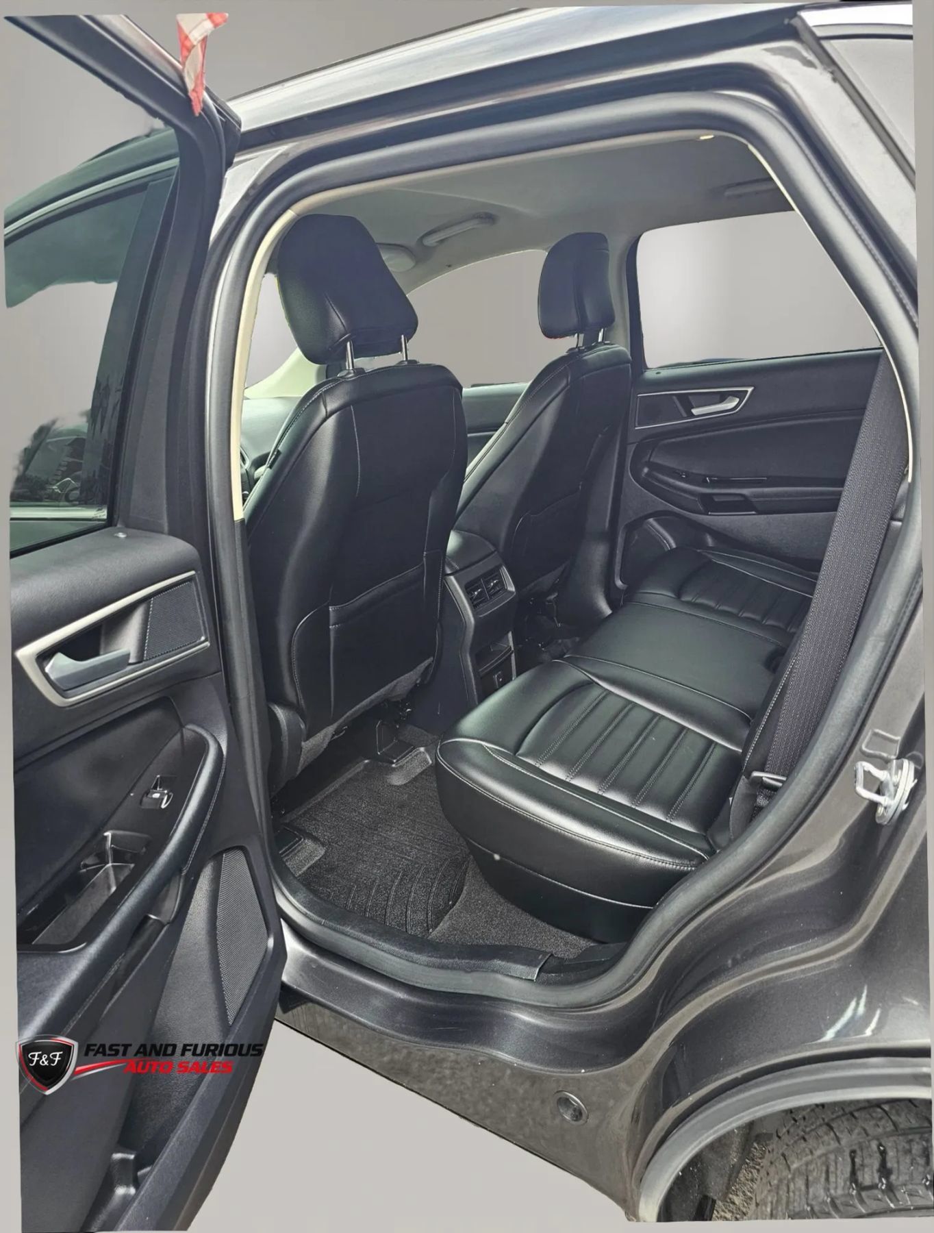 Used 2020 Ford Edge SEL w/ Cargo Accessory Package FWD image 7