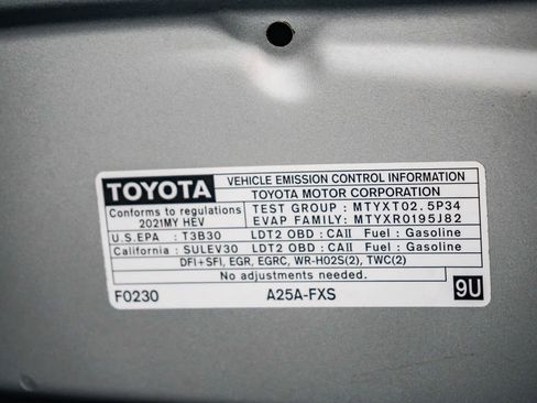 Used 2021 Toyota Sienna Limited image 33