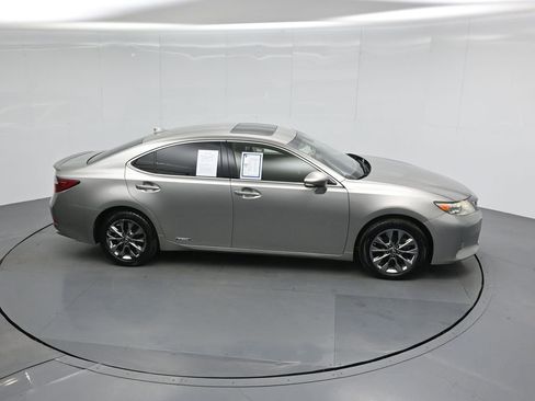 Used 2015 Lexus ES 300h w/ Navigation System Package image 53