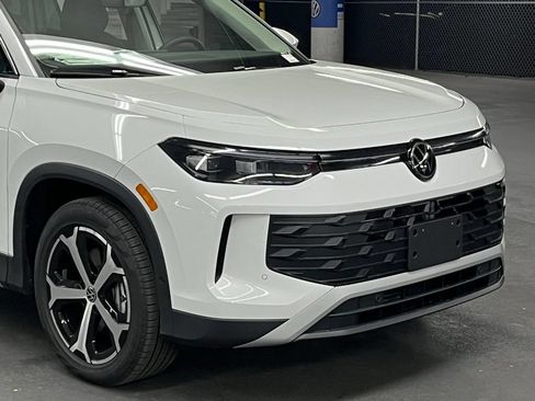 New 2026 Volkswagen Tiguan SE AWD/4WD image 41
