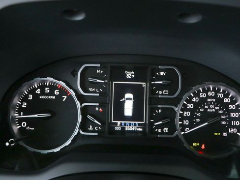 Used 2021 Toyota Tundra SR5 AWD/4WD image 16