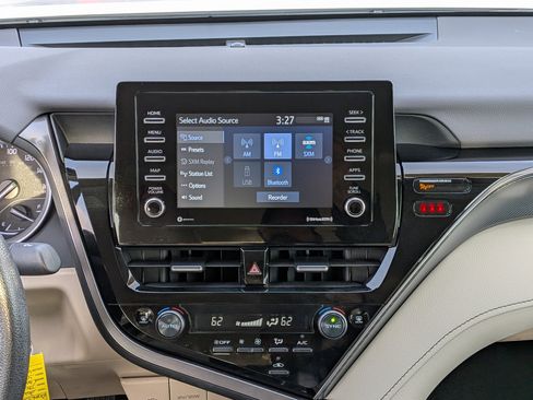 Used 2022 Toyota Camry LE image 24