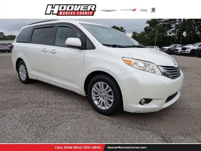Used 2017 Toyota Sienna XLE w/ XLE Navigation Package