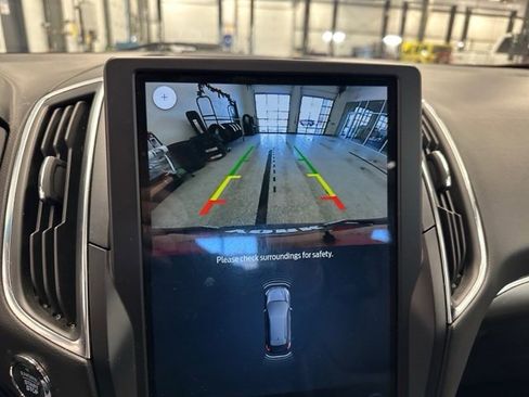 Used 2024 Ford Edge Titanium image 28