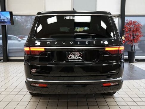 Used 2024 Jeep Wagoneer Series II w/ Flexible Seating Group image 16