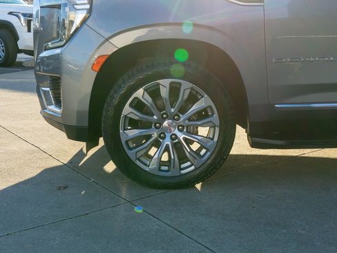 Used 2022 GMC Yukon Denali image 32