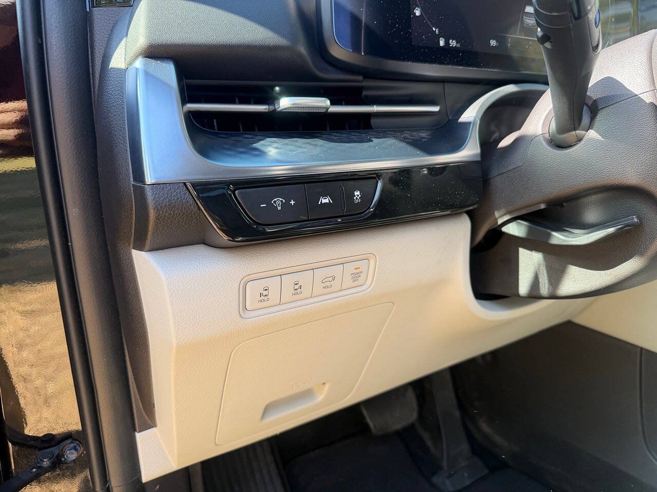 Used 2024 Kia Carnival SX Prestige FWD image 9