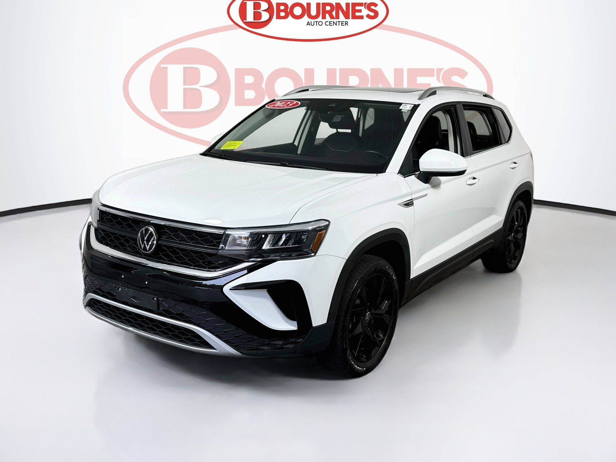 Used 2023 Volkswagen Taos SE w/ Panoramic Sunroof Package AWD/4WD image 7