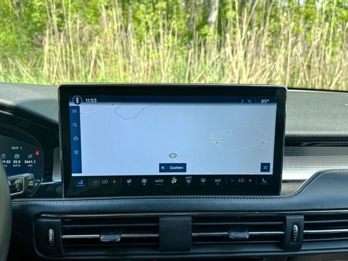 Used 2023 Lincoln Corsair AWD w/ Equipment Group 101A image 24