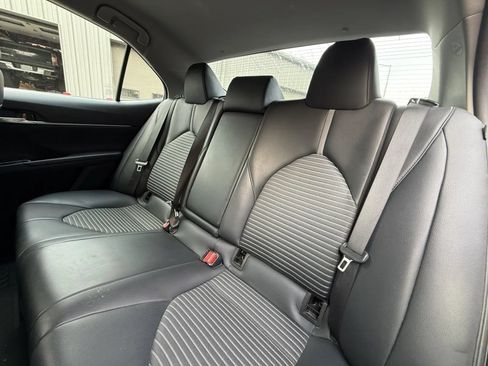 Used 2020 Toyota Camry SE w/ 4 Season Floor Mat Package FWD image 9