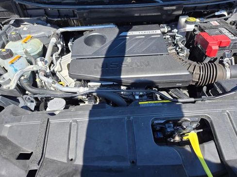 Used 2025 Nissan Rogue SV AWD/4WD image 18