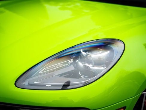 Used 2022 Porsche Macan S w/ Premium Package Plus image 4