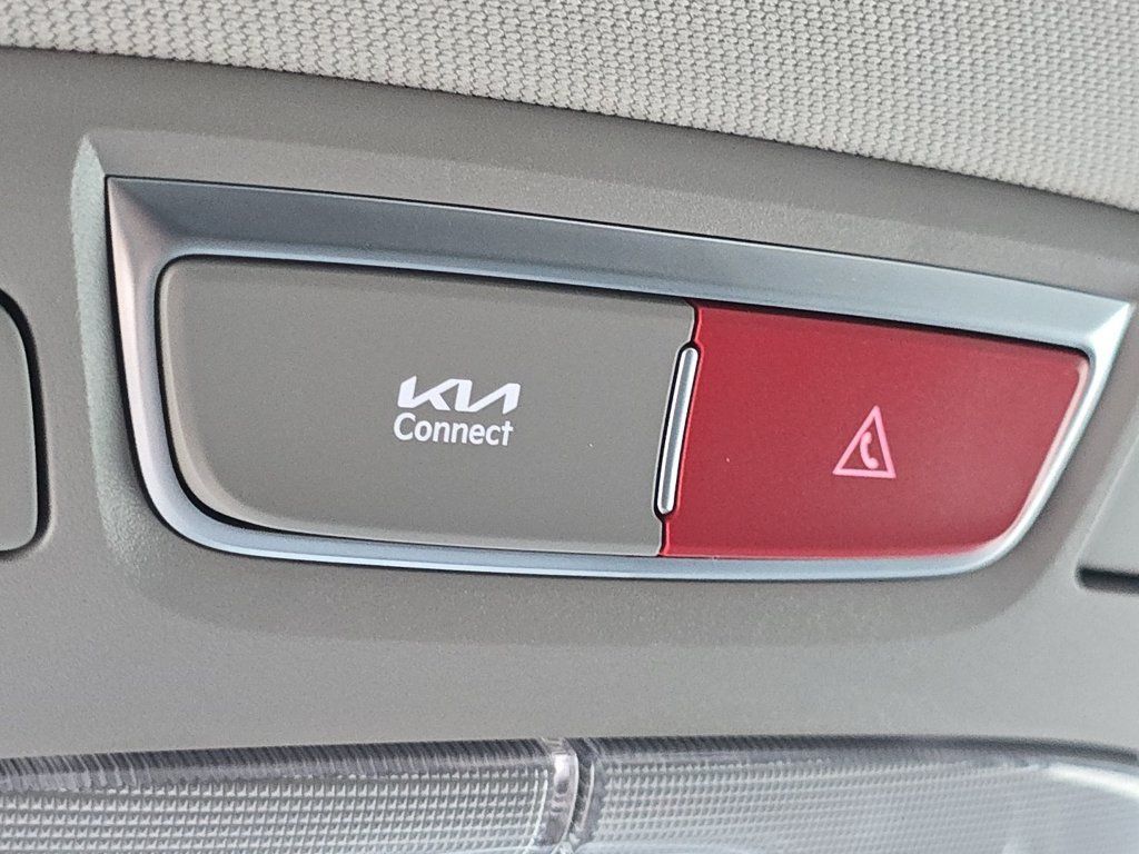 Used 2024 Kia Telluride LX FWD image 7