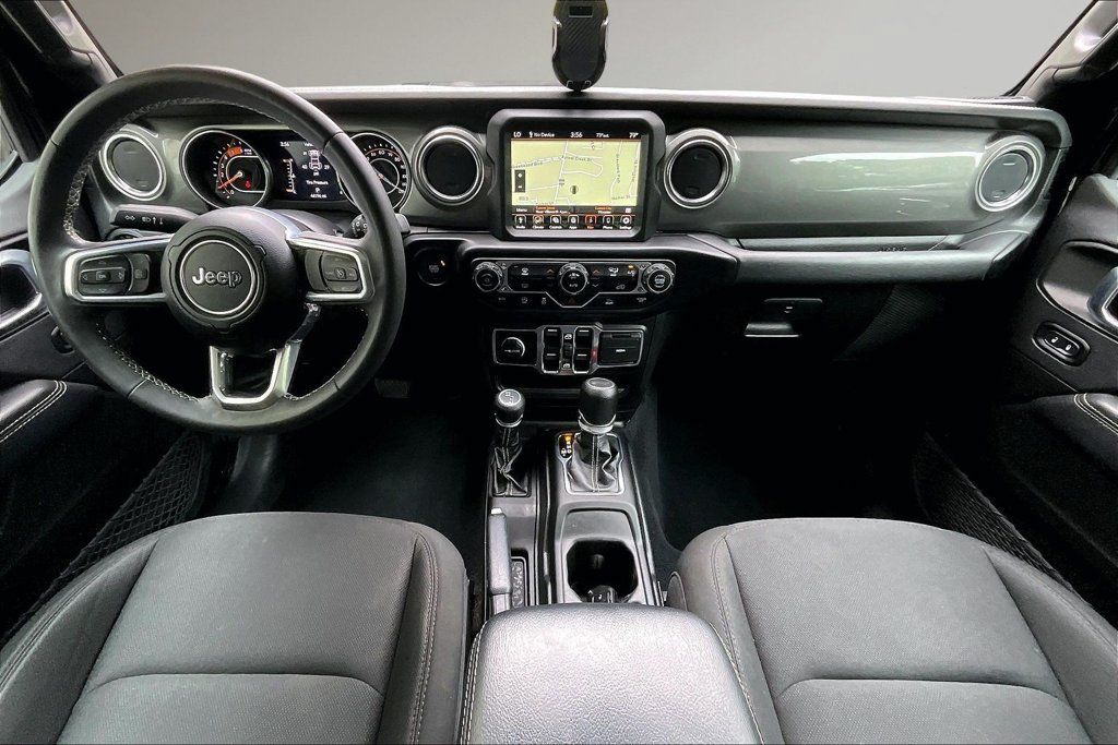 Used 2023 Jeep Wrangler Unlimited Sahara AWD/4WD image 8