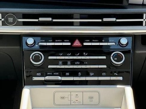 New 2025 Hyundai Santa Fe SE AWD/4WD image 10