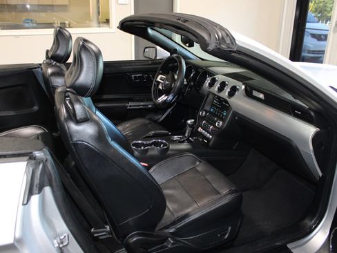 Used 2016 Ford Mustang Premium RWD image 37