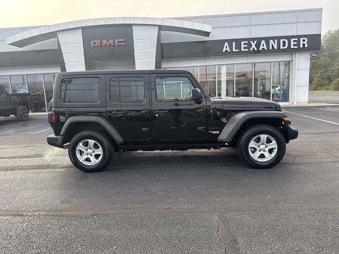 Used 2021 Jeep Wrangler Unlimited Sport image 2