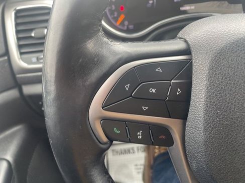 Used 2018 Jeep Grand Cherokee Altitude image 15