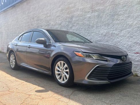 Used 2021 Toyota Camry LE FWD image 1