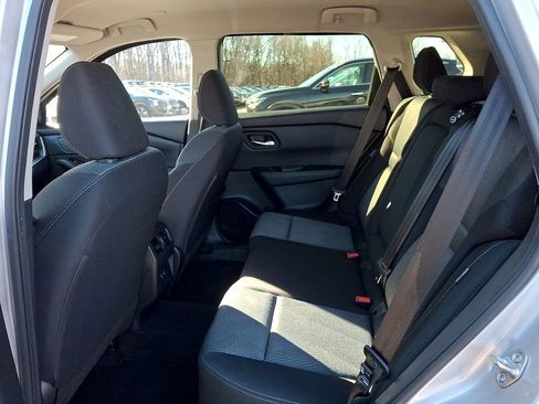 Used 2024 Nissan Rogue SV image 11