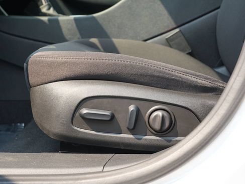 Used 2023 Chevrolet Malibu LT FWD image 14