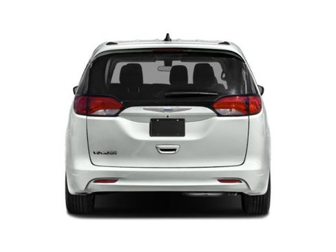 Certified 2020 Chrysler Voyager L FWD image 5