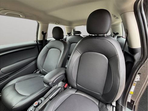 Used 2021 MINI Cooper 2-Door Hardtop FWD image 17