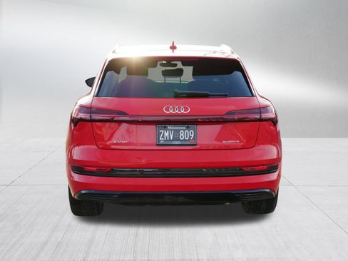 Used 2022 Audi e-tron Premium w/ Convenience Plus Package image 6