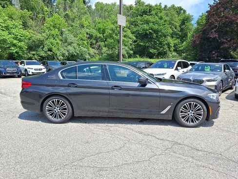 Used 2019 BMW 530e xDrive w/ Convenience Package AWD/4WD image 7