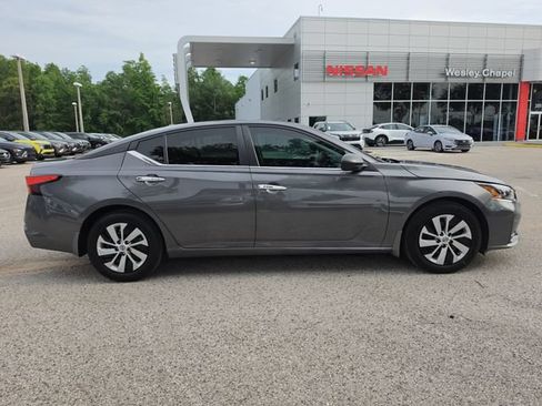 Certified 2025 Nissan Altima 2.5 S FWD image 9