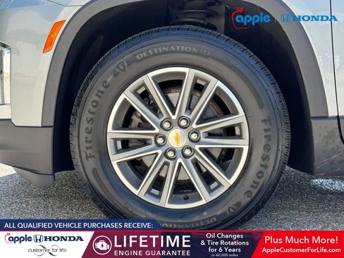 Used 2023 Chevrolet Traverse LT w/ LPO, Cargo Package AWD/4WD image 6
