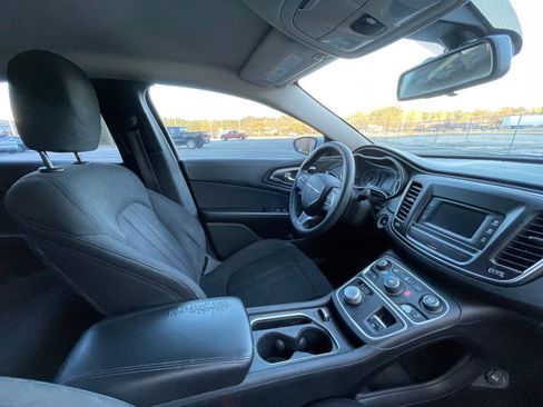Used 2016 Chrysler 200 Limited image 24